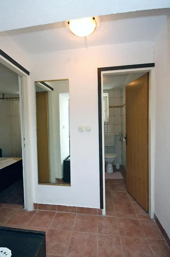 Family Friendly Apartments With A Swimming Pool Mundanije, Rab - 5075 0*, Mundanije