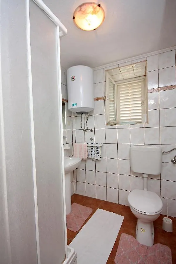 Family Friendly Apartments With A Swimming Pool Mundanije, Rab - 5075