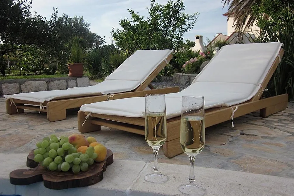 Family Friendly Apartments With A Swimming Pool Mundanije, Rab - 5075